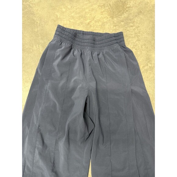 Lululemon Wanderer Culotte.True Navy. Womens. Sz 2 - Picture 16 of 16
